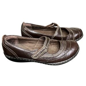 Clark's Bendable Brown Mary Jane Comfort Flats-Size 6.5M